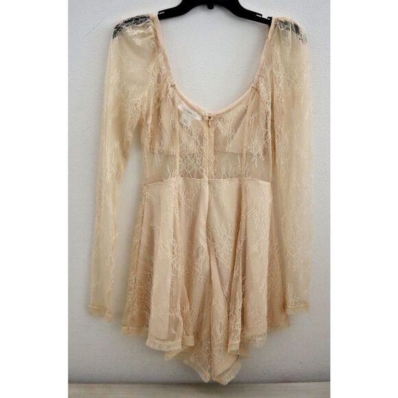 Glamorous x Urban Outfitters Women's Sz 6 Ivory Semi-Sheer Lace L/S Romper - Picture 2 of 13